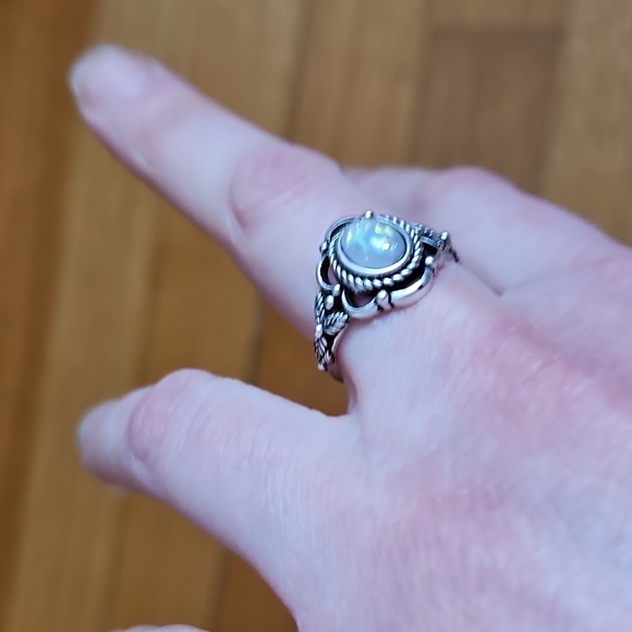 Silver Tone Opal Ring, Vintage Vibe, Size 6, NWOT - Picture 7 of 13